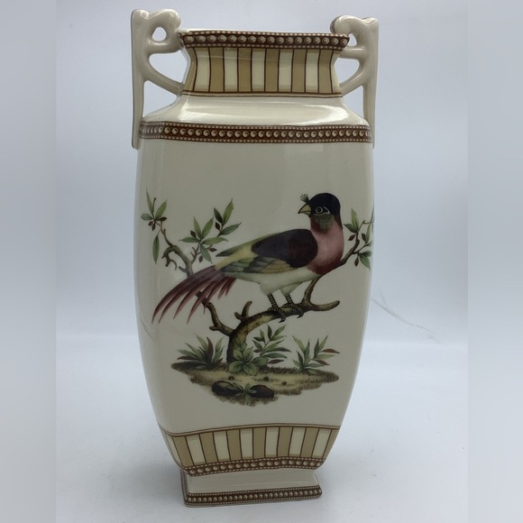 Burton & Burton Birds of Beauty Vase - Picture 1 of 11